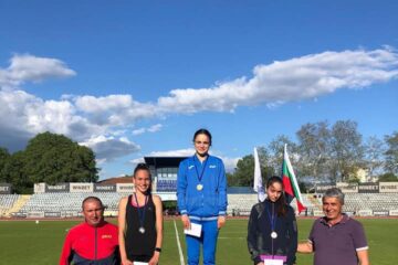 Claudia Ionela Costiuc pe podiumul de premiere