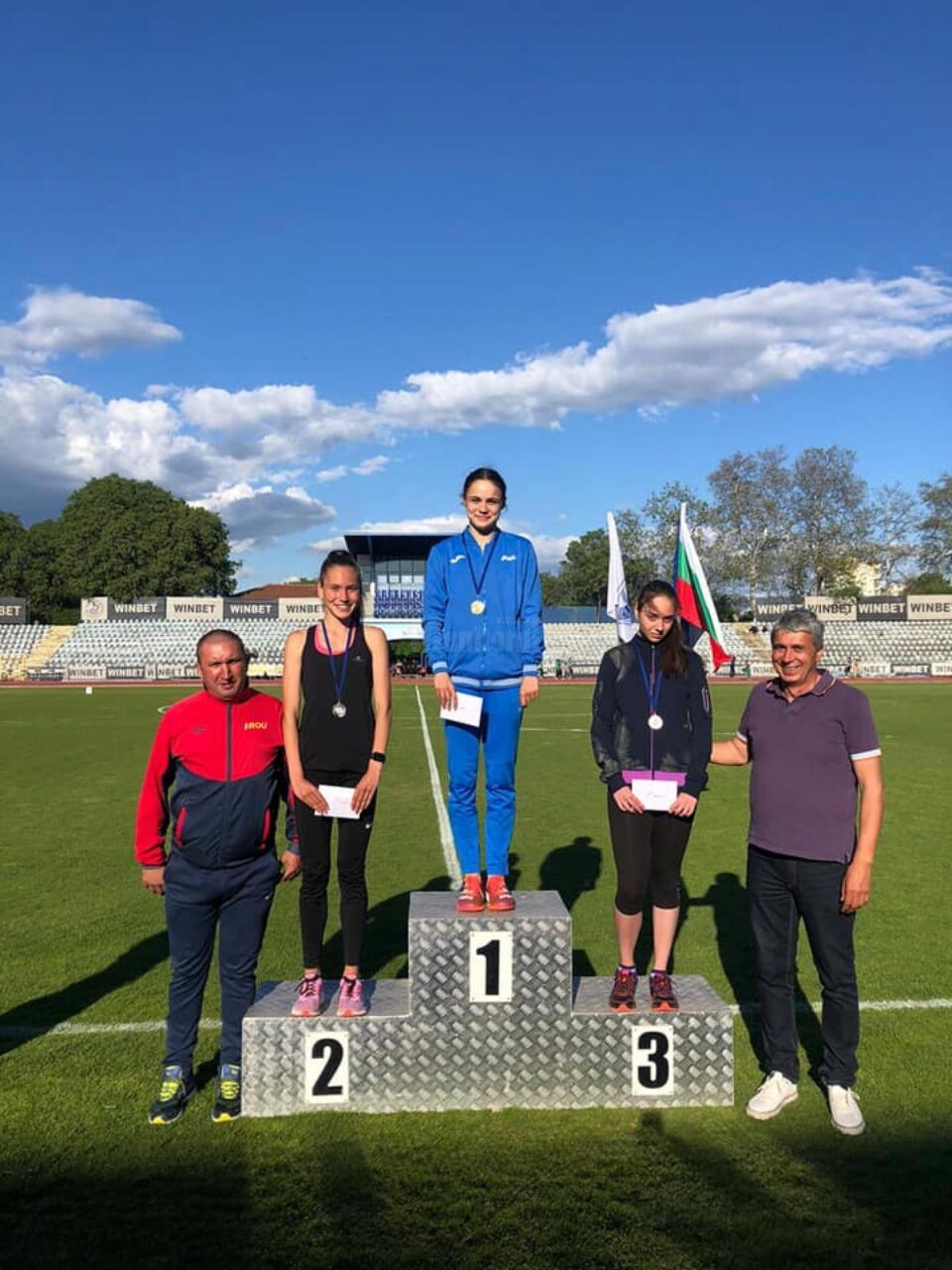 Claudia Ionela Costiuc pe podiumul de premiere