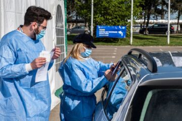 Vaccinarea anti-Covid în mașină este preferată de suceveni