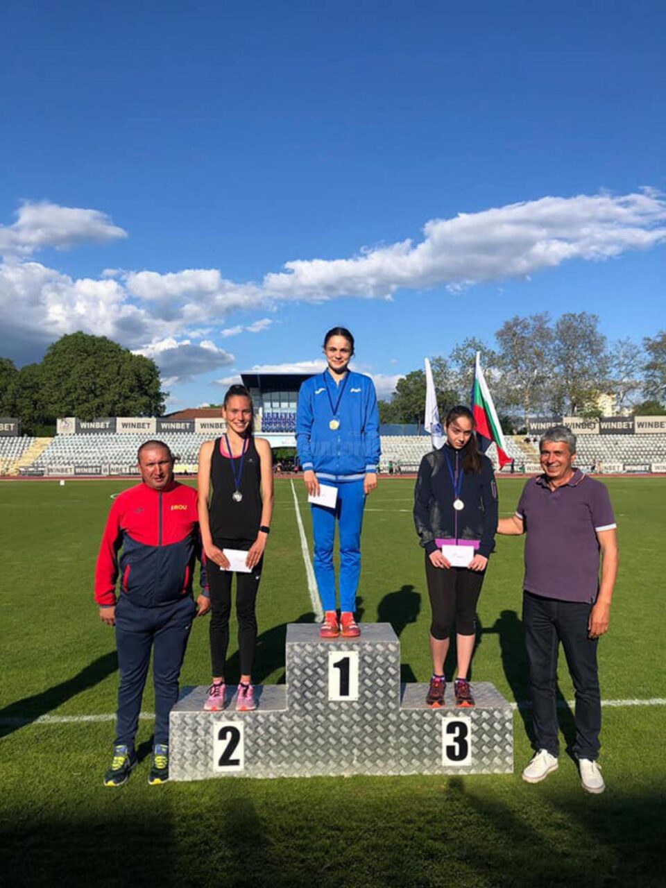 Claudia Ionela Costiuc pe podiumul de premiere