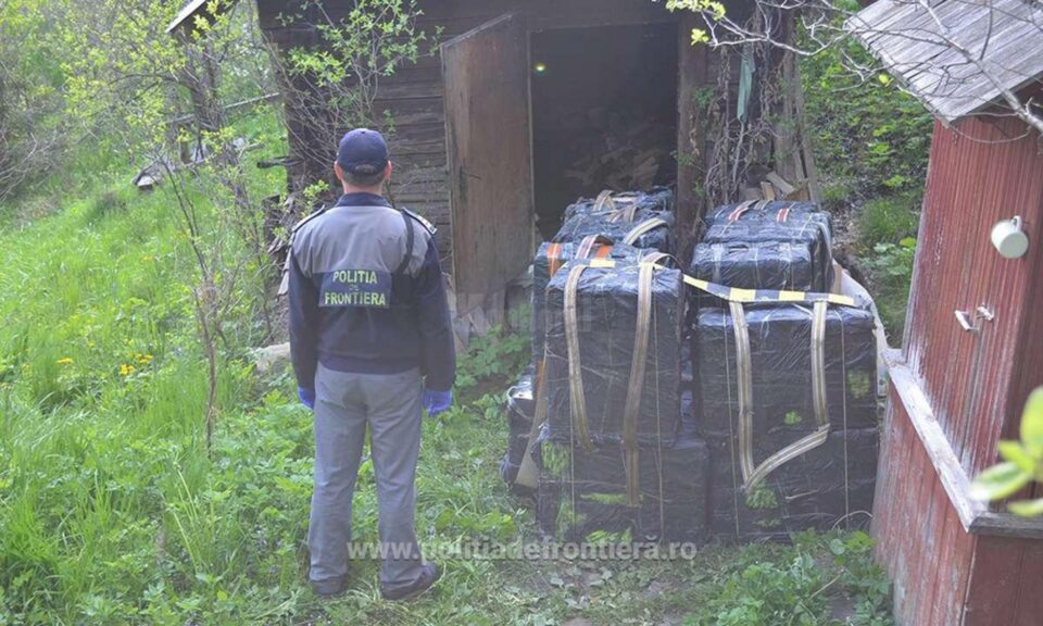 Întreaga cantitate de țigări, în valoare de 516.602 lei, a fost ridicată în vederea confiscării