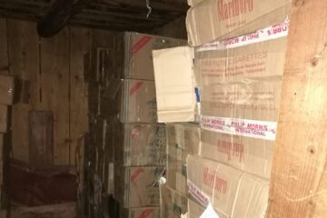 Depozitul de țigări de contrabandă din casa bătrânească de la Moldovița