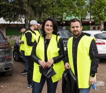 Aproape 1.000 de saci cu gunoaie strânși din parcul Șipote și pădurea Zamca