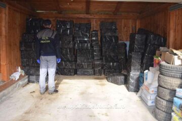 Întreaga cantitate de țigări, în valoare de 516.602 lei, a fost ridicată în vederea confiscării