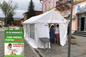 Nou centru de vaccinare, situat pe esplanada din zona centrală, unde este utilizat vaccinul fabricat de firma Pfizer