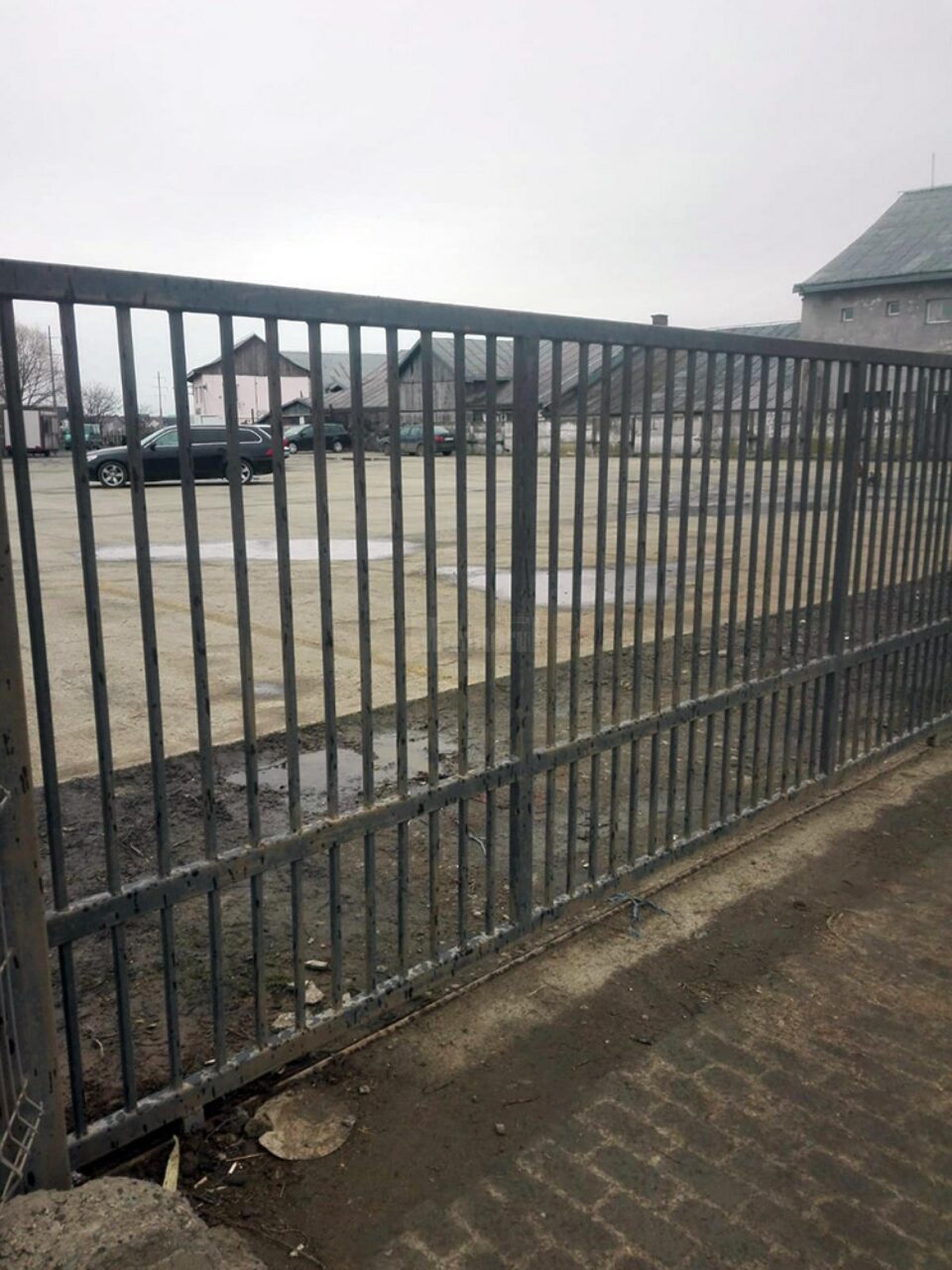 Târgul săptămânal de autoturisme „Obor” din municipiul Rădăuți se redeschide duminică, 23 mai Târgul săptămânal de autoturisme „Obor” din municipiul Rădăuți se redeschide duminică, 23 mai