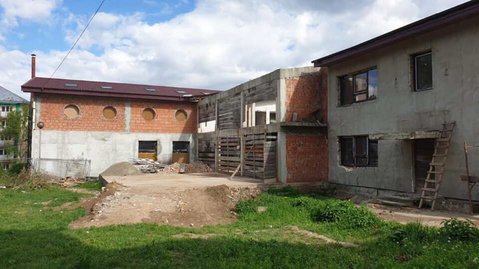 Au început lucrările pentru finalizarea grădiniței de la Colegiul „Mihai Eminescu” Suceava