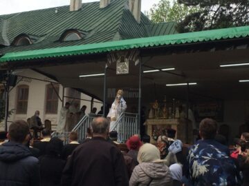 Șase ierarhi au săvârșit slujba Parastasului, la împlinirea unui an de la trecerea la cele veșnice a ÎPS Pimen, la Mănăstirea „Sfântul Ioan cel Nou”