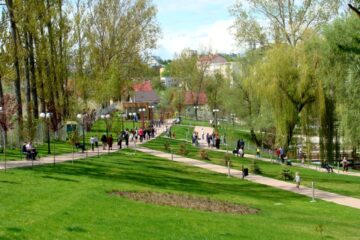 Vineri, la ora 17.00, este programat spectacolul „Bani din cer”, cu teatrul ”Mihai Eminescu” Botoșani, în Zona de Agrement Tătărași