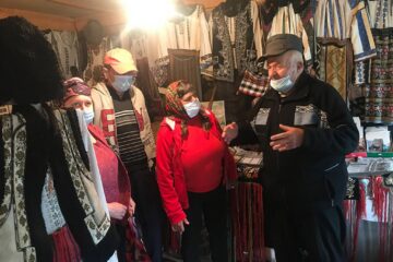 Copii, tineri, vârstnici din centrele sociale sucevene, în vizită la muzee