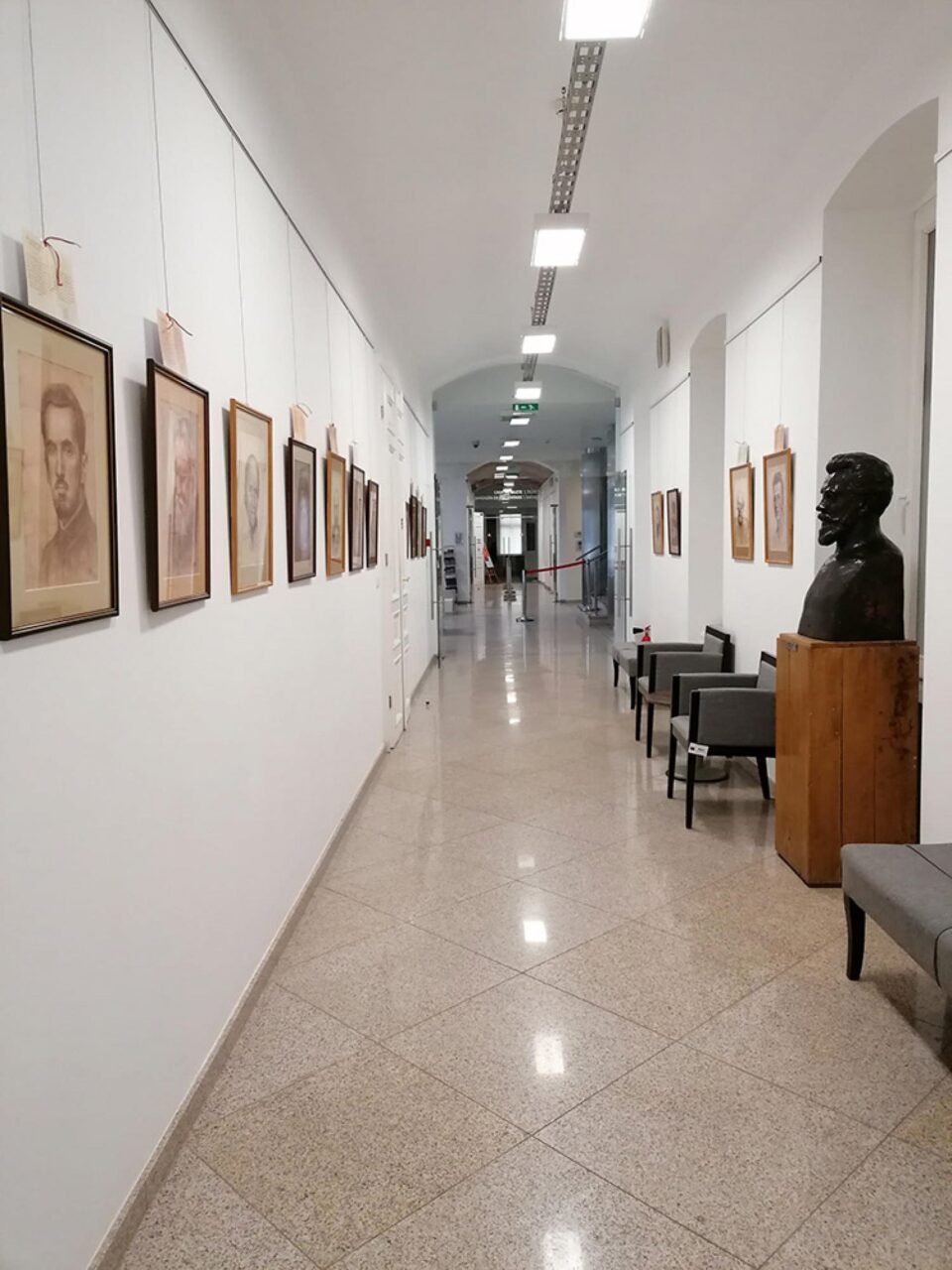 Expoziția „Candele vii”, la Muzeul de Istorie Suceava