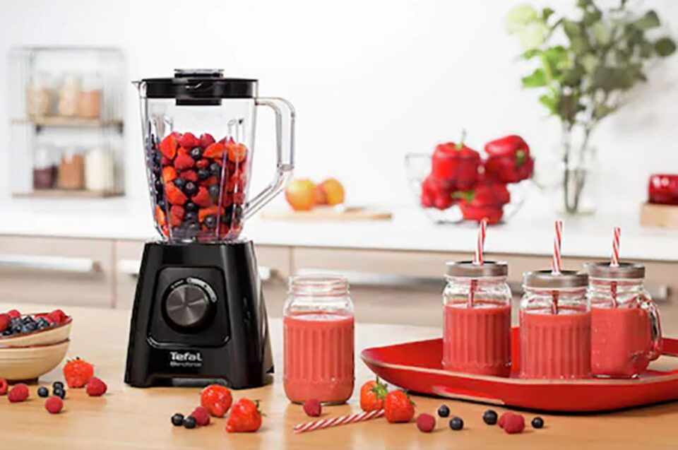 Toate beneficiile unui blender de care să vă bucurați vara aceasta