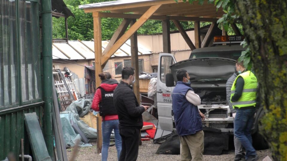 Noi percheziții acasă la ”mâncătorul de femei” din Rădăuți