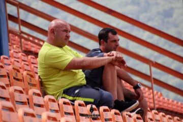 Antrenorul Daniel Stoica alături de directorul sportiv Iulian Darabă