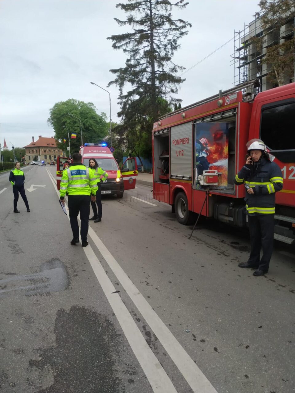 Ciocnire între un Audi Q7 și un VW Passat în Rădăuți