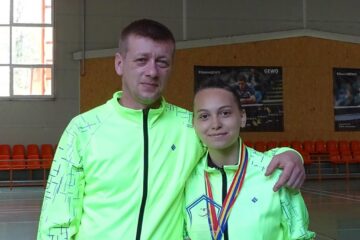 Antrenorul Anton Adrian Crăciun alături de sportiva Daria Jitariu