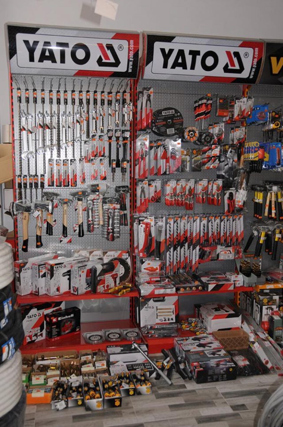 ”Nikola Tesla”, un magazin de produse electrice intrat în hora prețurilor mici