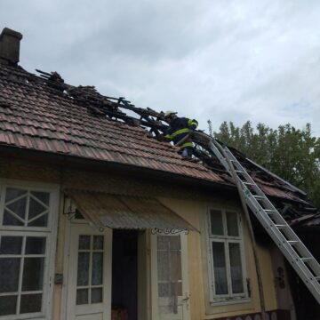 Incendiu cu final tragic, joi la prânz, în satul Capu Codrului, comuna Păltinoasa