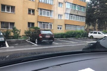 Parcarea în care s-au găsit biletele în parbrize