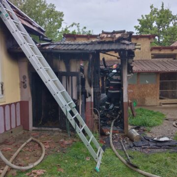 Incendiu cu final tragic, joi la prânz, în satul Capu Codrului, comuna Păltinoasa