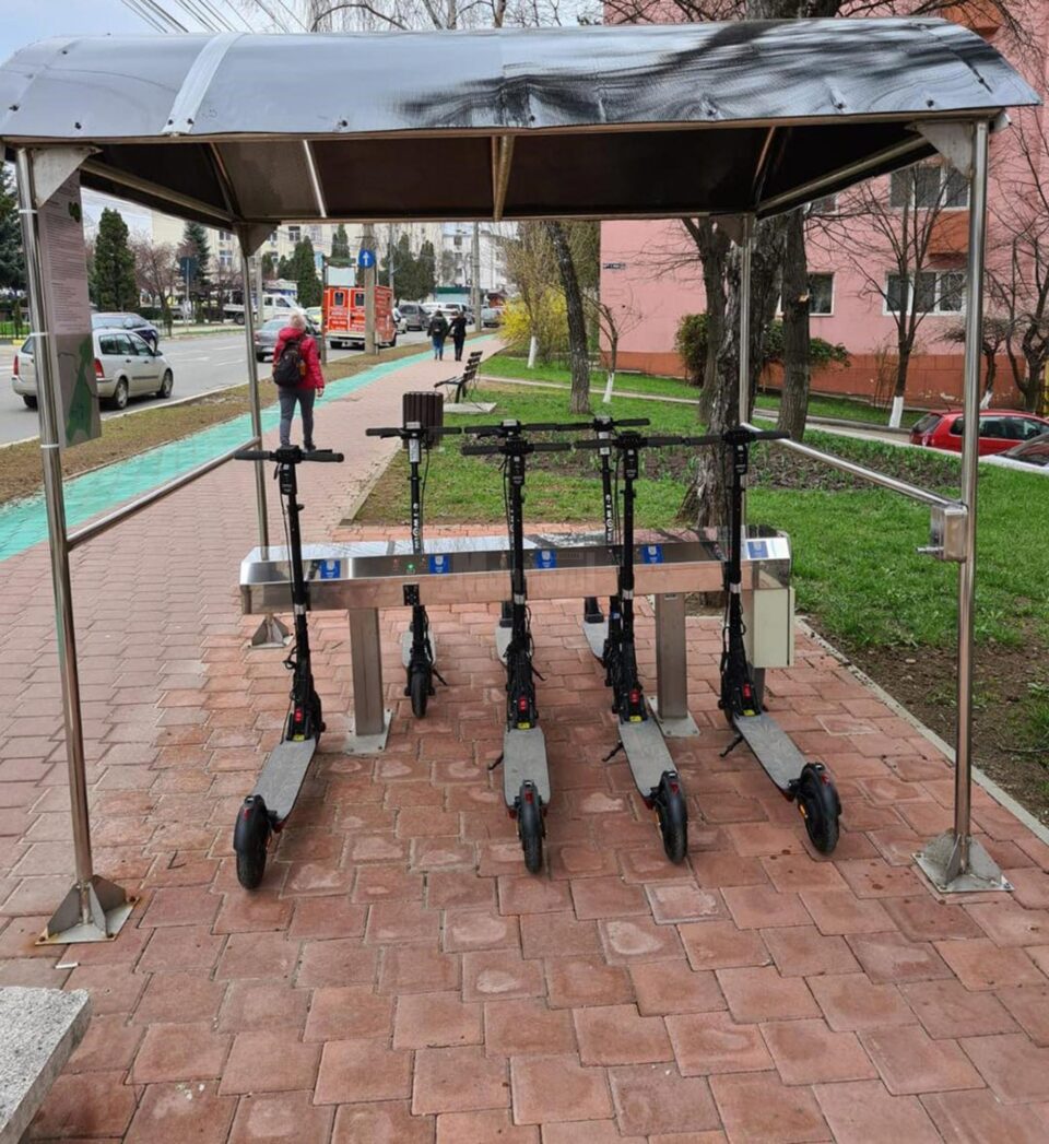 Sancțiuni de până la 1.000 de lei, prevăzute pentru contravenții la utilizarea sistemului de trotinete electrice din Suceava