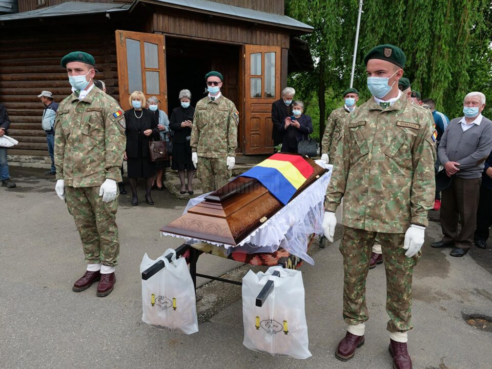 Veteran de război, condus cu onoruri militare pe ultimul drum, la 99 de ani