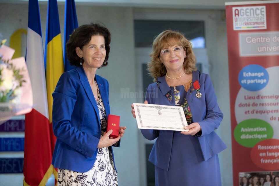 „Legiunea de Onoare”, înmânată de ambasadoarea Franței profesorului universitar Sanda-Maria Ardeleanu Foto Ema Motrescu