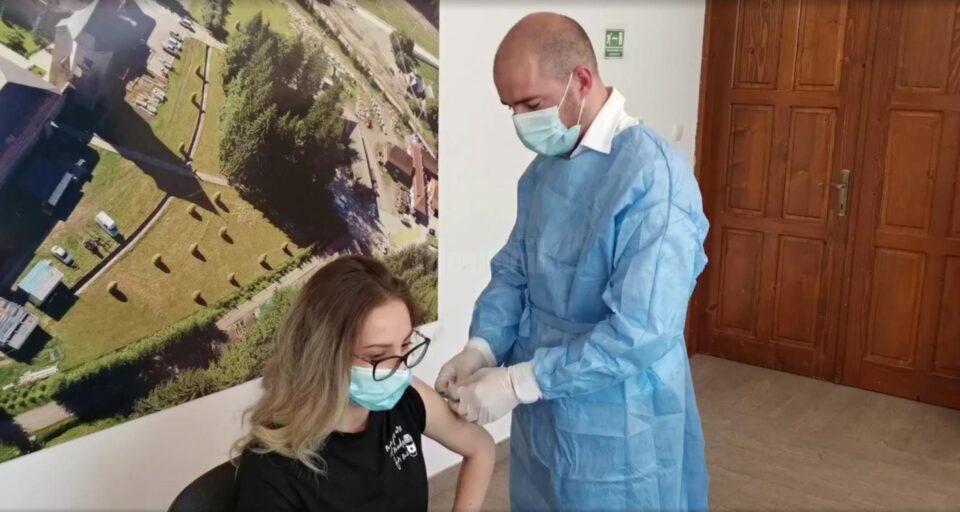Pe 1 iunie, echipele mobile de vaccinare vor merge pentru rapel în comuna Horodniceni și la Colegiul Militar Câmpulung Moldovenesc Pe 1 iunie, echipele mobile de vaccinare vor merge pentru rapel în comuna Horodniceni și la Colegiul Militar Câmpulung Moldovenesc