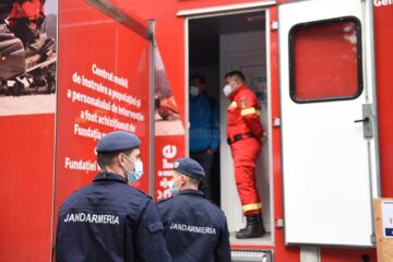 Elevi de la școala de jandarmi, la vaccinare
