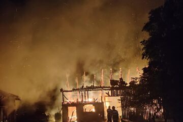 Incendiul a mistuit întreaga gospodărie