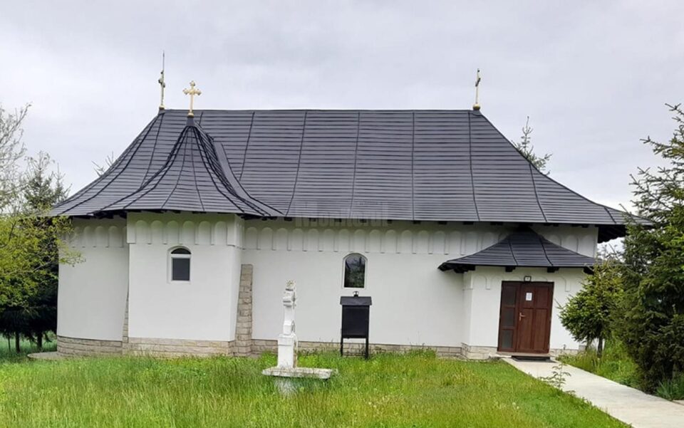 Biserica din satul Florinta va fi sfințită de Preasfințitul Părinte Damaschin Dorneanul Biserica din satul Florinta va fi sfințită de Preasfințitul Părinte Damaschin Dorneanul