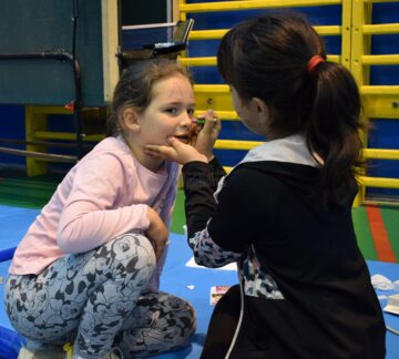 Copiii din Fălticeni au fost răsfățați cu ocazia Zilei Copilului