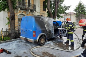 Mașina care a ars la Fălticeni