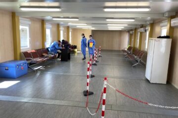 Centrul de vaccinare de la aeroport
