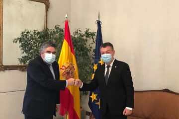 Bogdan Gheorghiu și ministrul Culturii din Spania, José Manuel Rodríguez Uribes