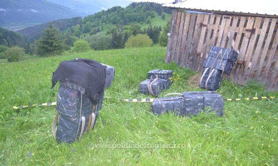 Țigări de contrabandă de aproape 40.000 de euro, capturate cu focuri de armă