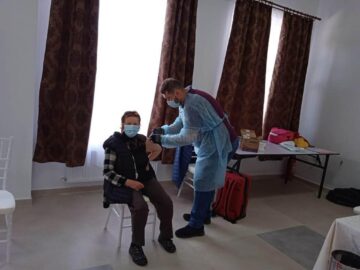 Vaccinare Dornisoara, comuna Poiana Stamei foto FB primar Vilut Mezdrea