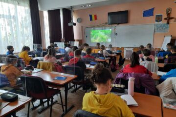 „Educație la înălțime”, lecții live, transmise cu drona