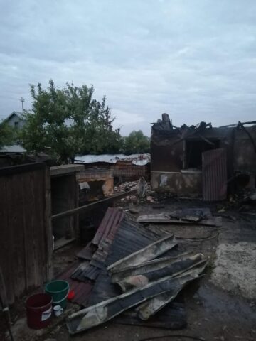 Dezastru lăsat în urmă de un incendiu, într-o gospodărie din Dornești
