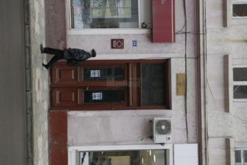 Judecătorii au emis două mandate de arestare în acest caz