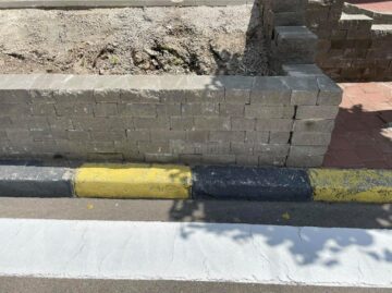Trecerea de pietoni din apropierea Casei Cărții a fost trasată până într-un zid de pe marginea străzii