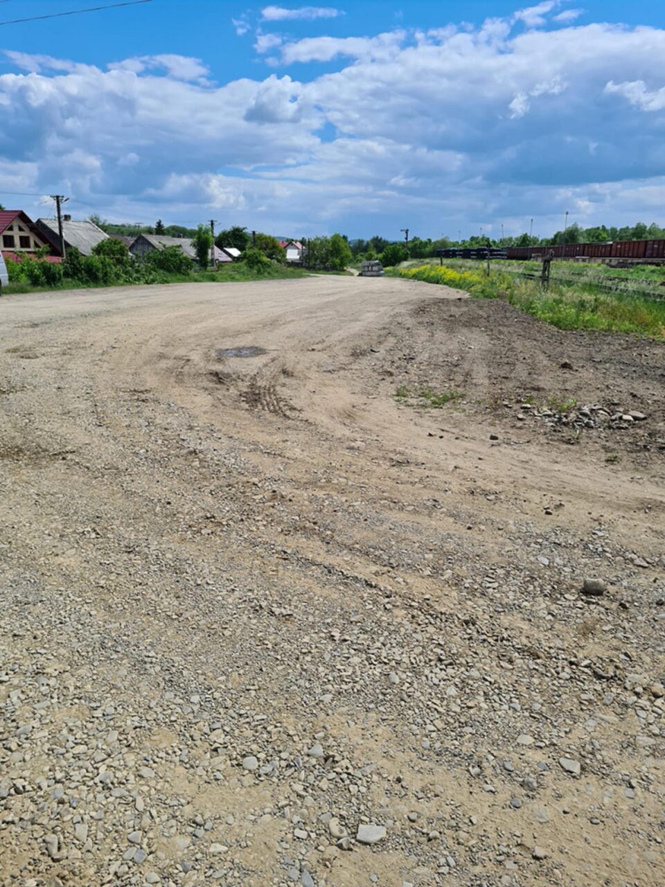 Primarul din Dornești vrea să plătească 600.000 de euro pentru asfaltarea a 500 de metri de drum
