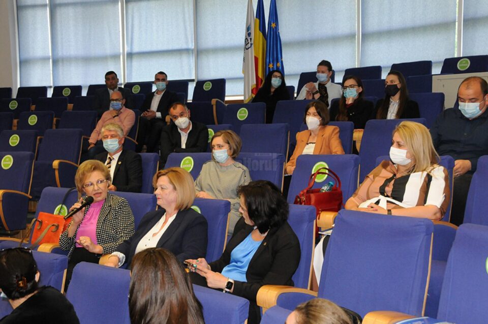 Dezbatere între profesori și reprezentanții firmelor angajatoare din domeniul contabilitate și audit Dezbatere între profesori și reprezentanții firmelor angajatoare din domeniul contabilitate și audit