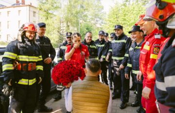 Paula, paramedic SMURD, cerută în căsătorie de „victima” unui accident, chiar de ziua ei