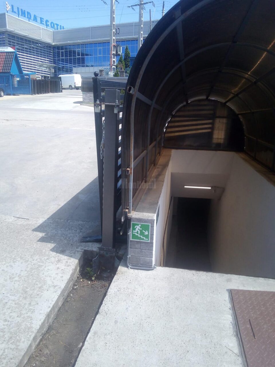 Intrarea în pasajul subteran de la Plopeni-Salcea