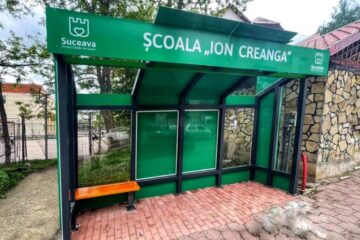 Noi stații de așteptare sunt deja montate deja în 10 locații din municipiul Suceava