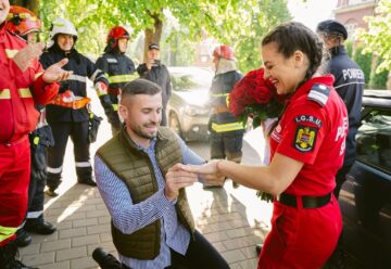 Paula, paramedic SMURD, cerută în căsătorie de „victima” unui accident, chiar de ziua ei