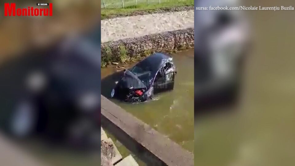 Răsturnat cu mașina în apă