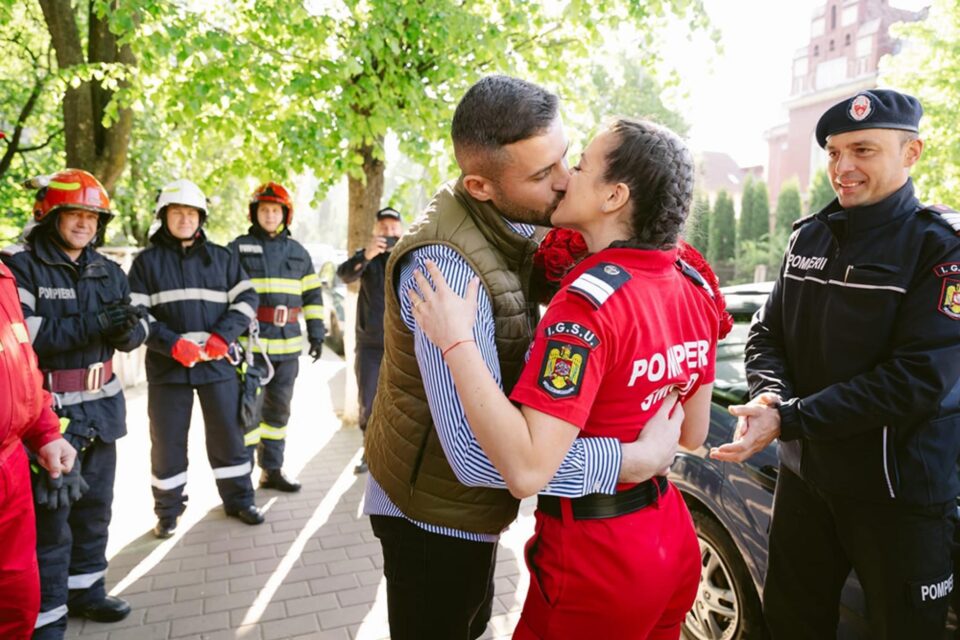 Paula, paramedic SMURD, cerută în căsătorie de „victima” unui accident, chiar de ziua ei