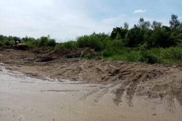 Zona în care se exploata, pe malul râului Suceava, în localitatea Frătăuții Vechi
